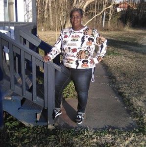 Meet your Posher, Sharon